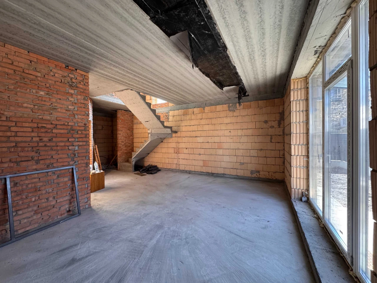 Дуплекс серед сосен | 140 м² | 2,2 сотки | Держпрограми