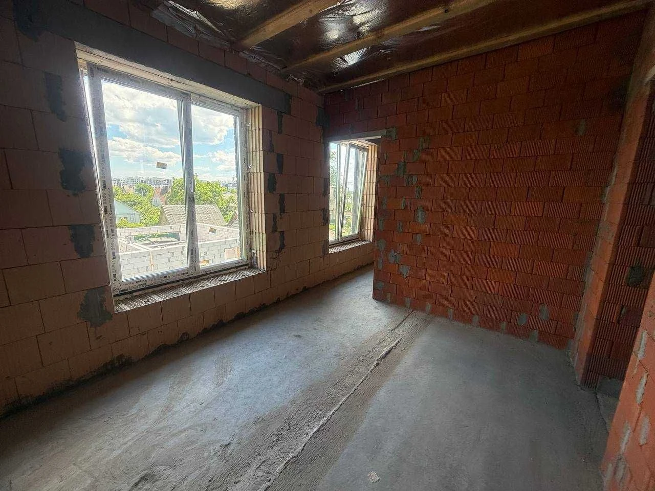 Саме велика ділянка в таунхаусі в Ірпені