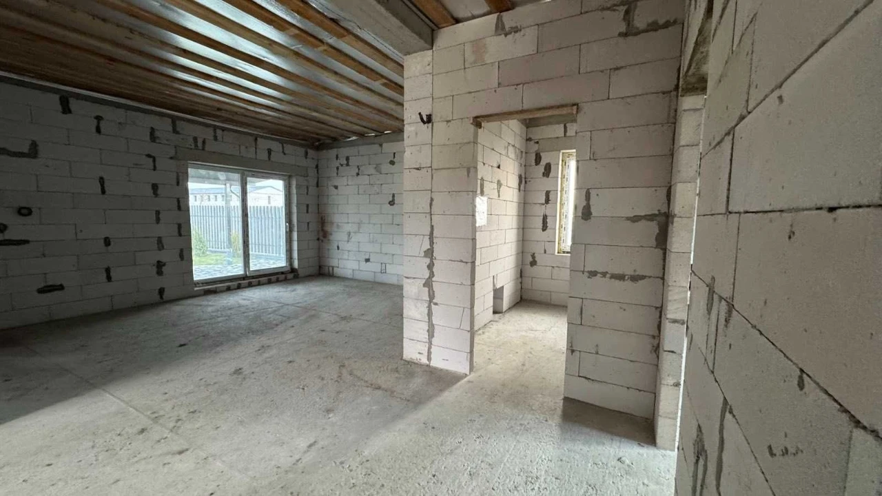 Sale of a ready-made house with a terrace on 5 acres in the suburbs