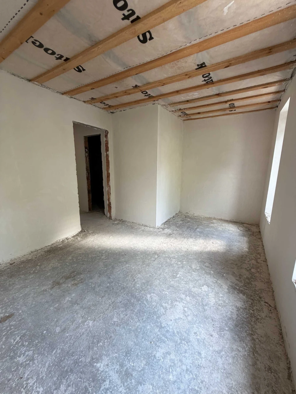 Sale of townhouse near park, school. Gasified, units