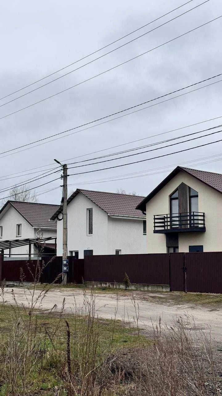 Будинок в хорошій локації під програми так, без %