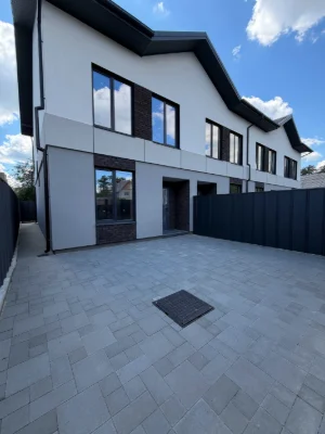 Corner townhouse in Irpin, with gas and convenient access to Kyiv