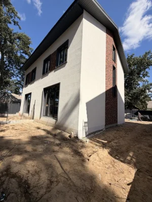 For Sale Duplex Irpin Gas lease own private plot