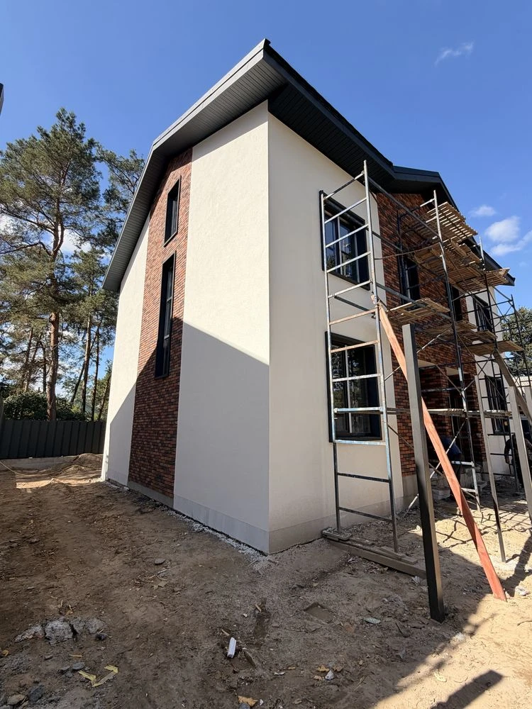 For Sale Duplex Irpin Gas lease own private plot