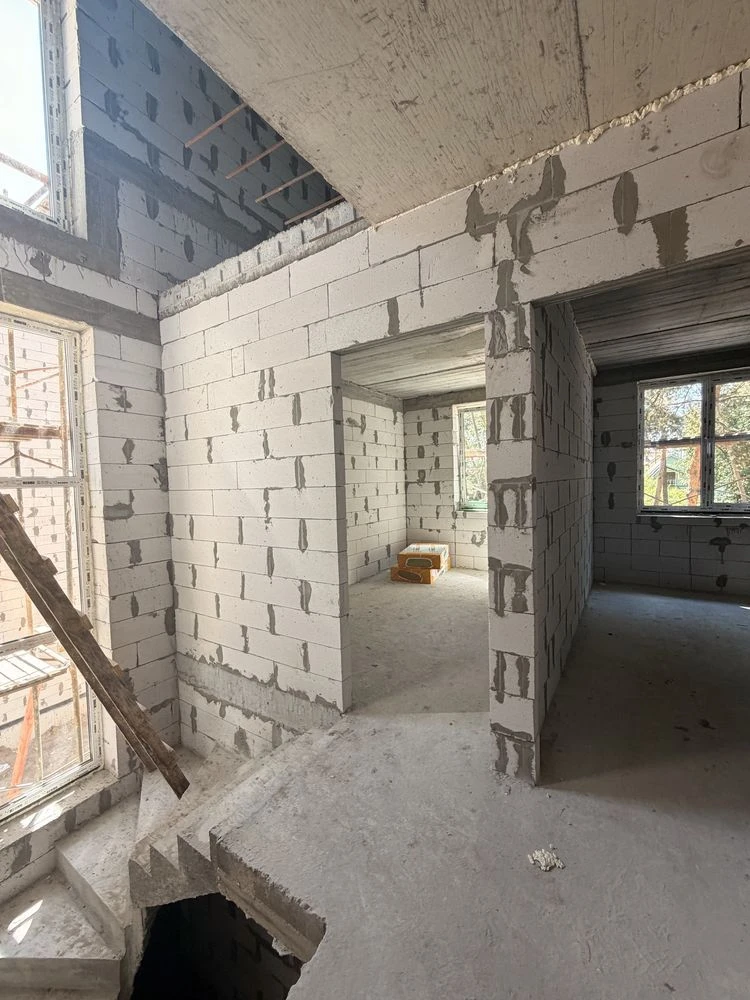 For Sale Duplex Irpin Gas lease own private plot
