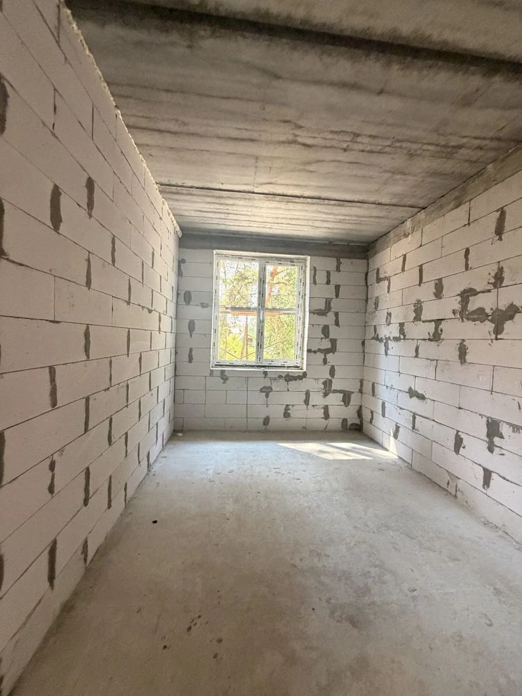 For Sale Duplex Irpin Gas lease own private plot