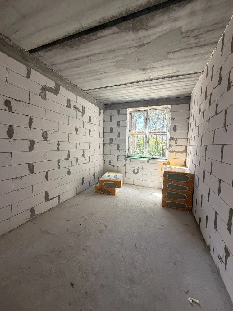 For Sale Duplex Irpin Gas lease own private plot