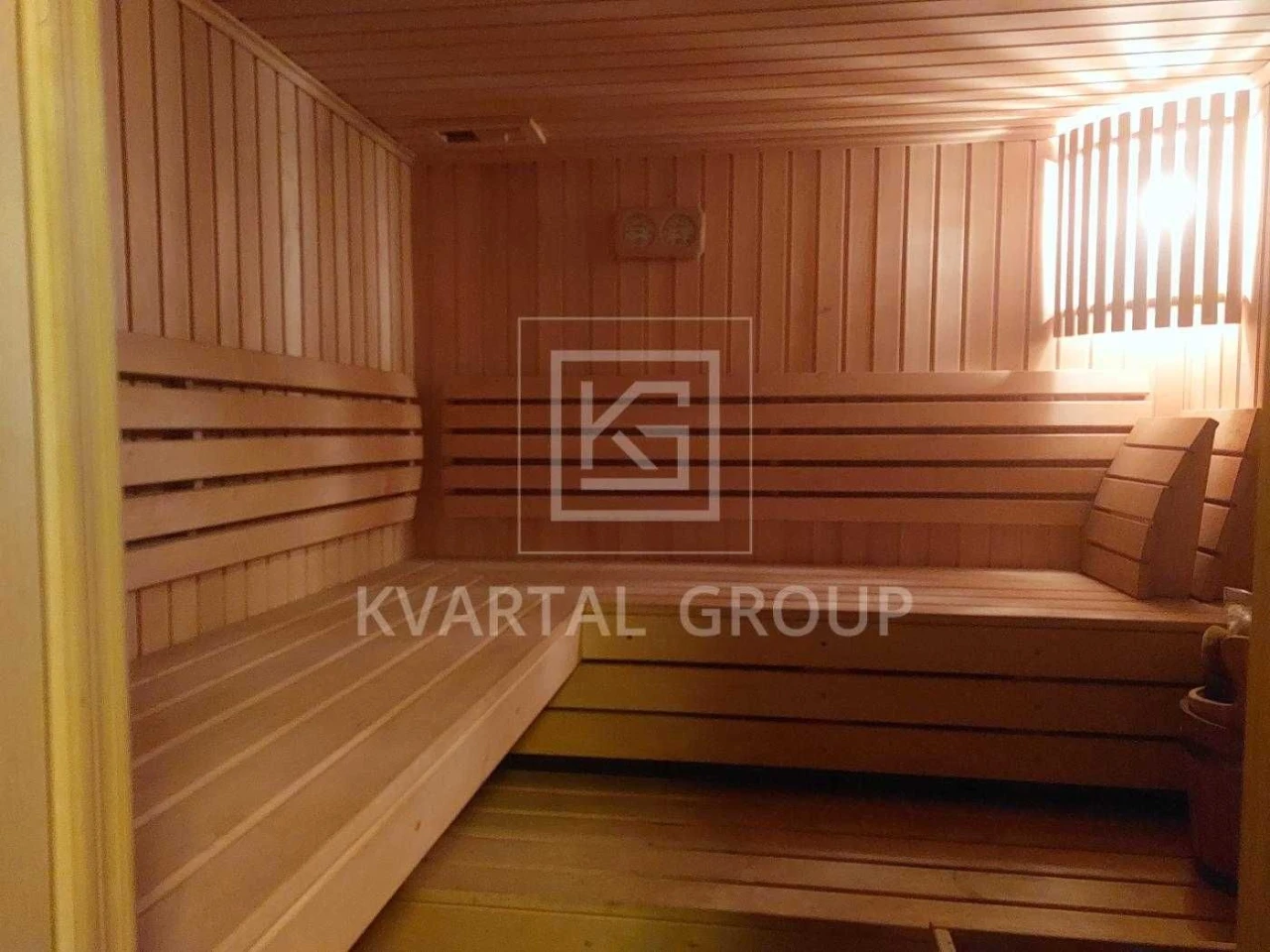 Cozy house in Irpin with a birch sauna and well-maintained plot