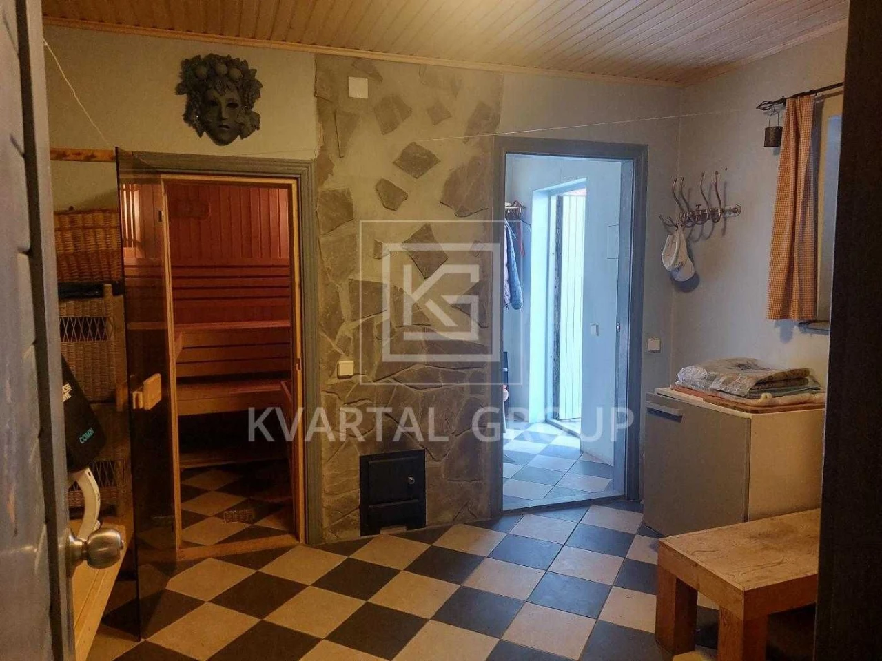 Cozy house in Irpin with a birch sauna and well-maintained plot