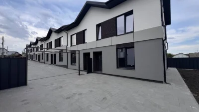 Sale of a side Townhouse, Citizen's Street