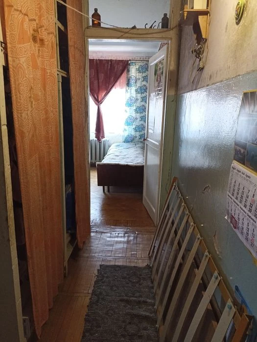 Selling 2-room apartment, 3/5 sq. m. New buildings, near hospital 22.