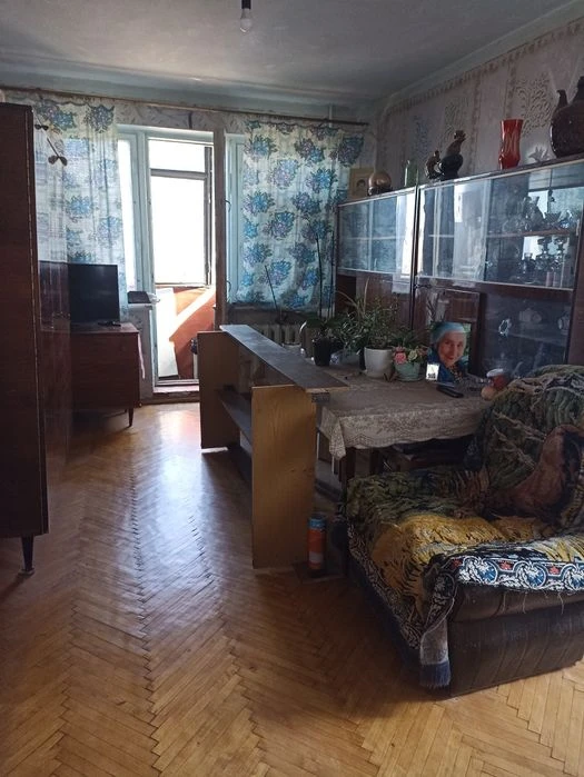 Selling 2-room apartment, 3/5 sq. m. New buildings, near hospital 22.