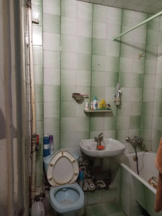 Selling 2-room apartment, 3/5 sq. m. New buildings, near hospital 22.