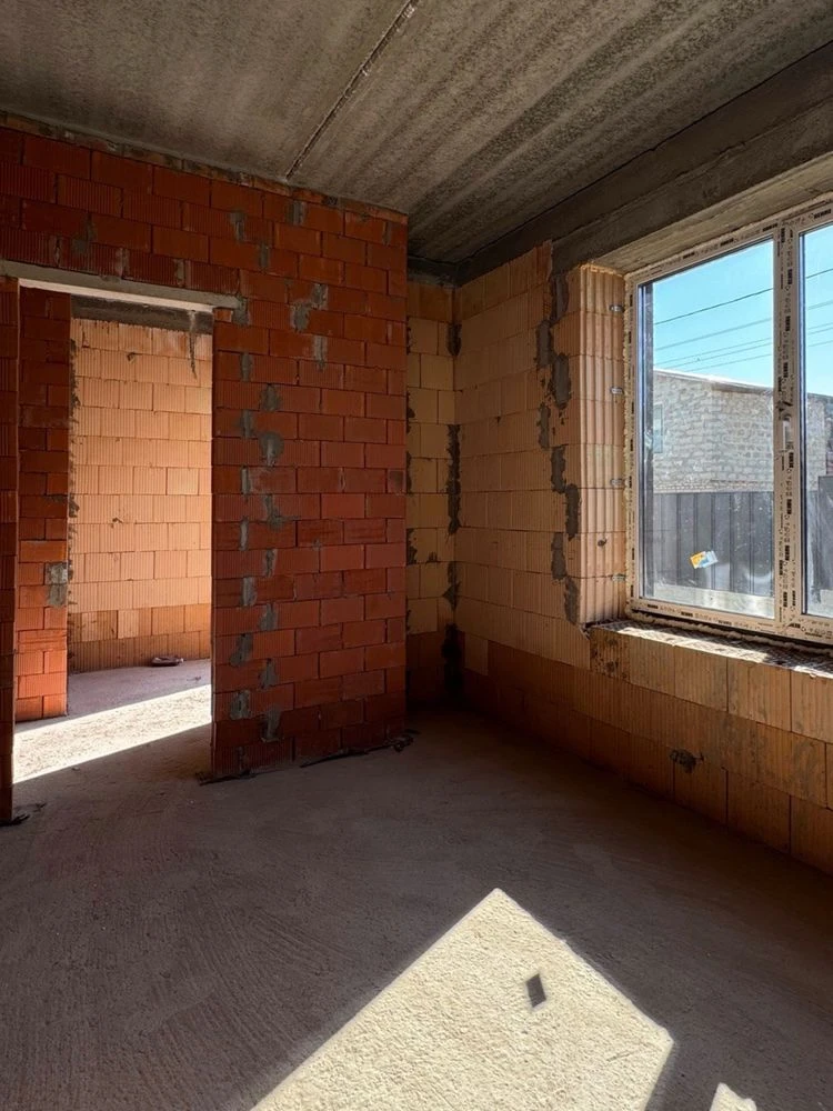 Sale, Corner Townhouse, 100K / Gas / City Center / Irpin
