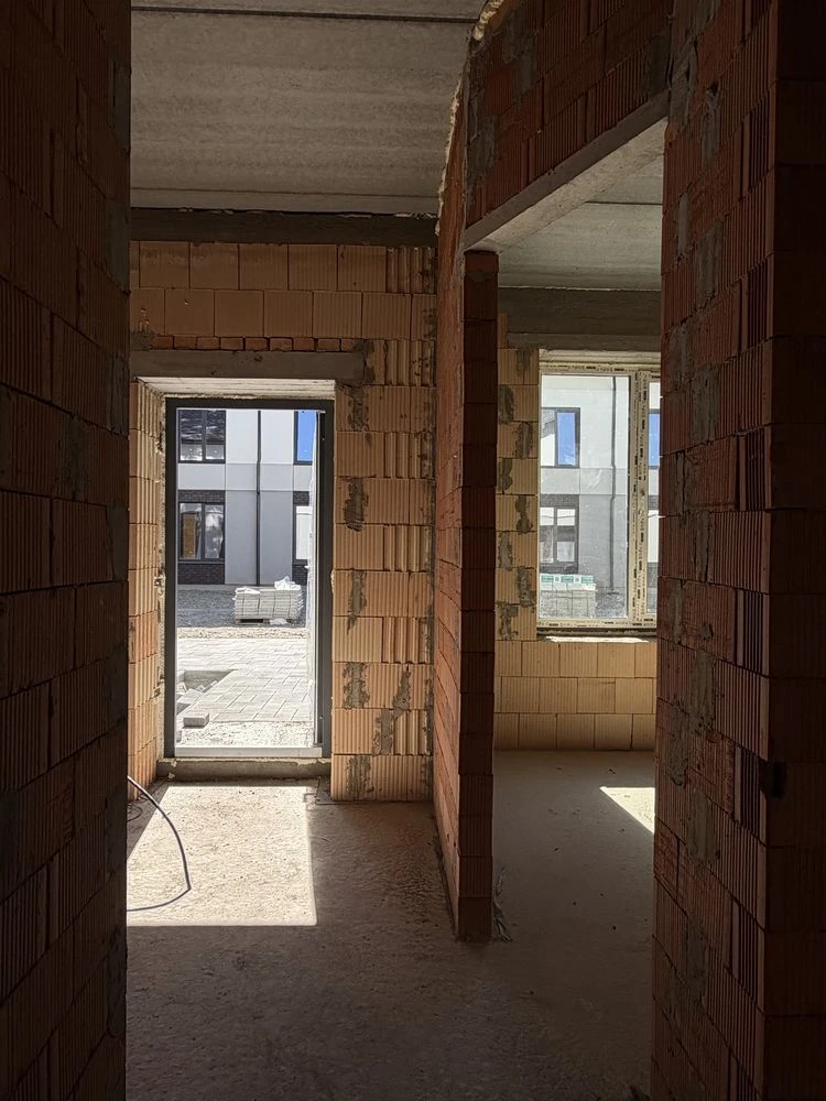 Sale, Corner Townhouse, 100K / Gas / City Center / Irpin