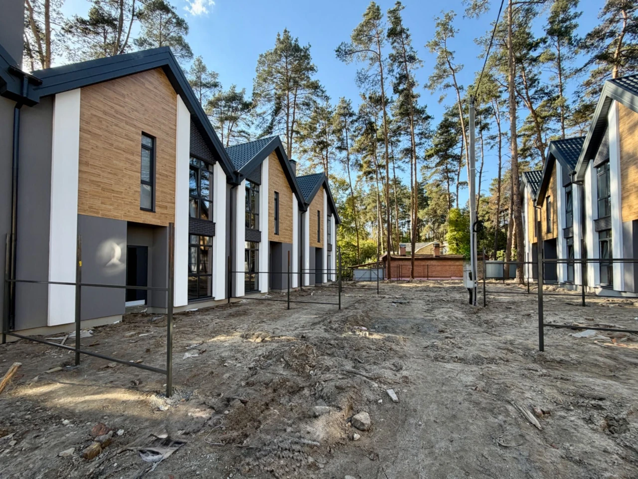 Townhouse in Irpin with good plots, 107 sq m + 2 acres, Gas, Central
