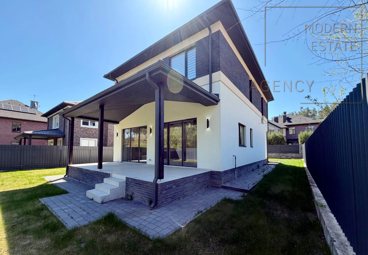 Окрема будівля з ремонтом Стоянка| 188 м²| тераса| ділянка 6