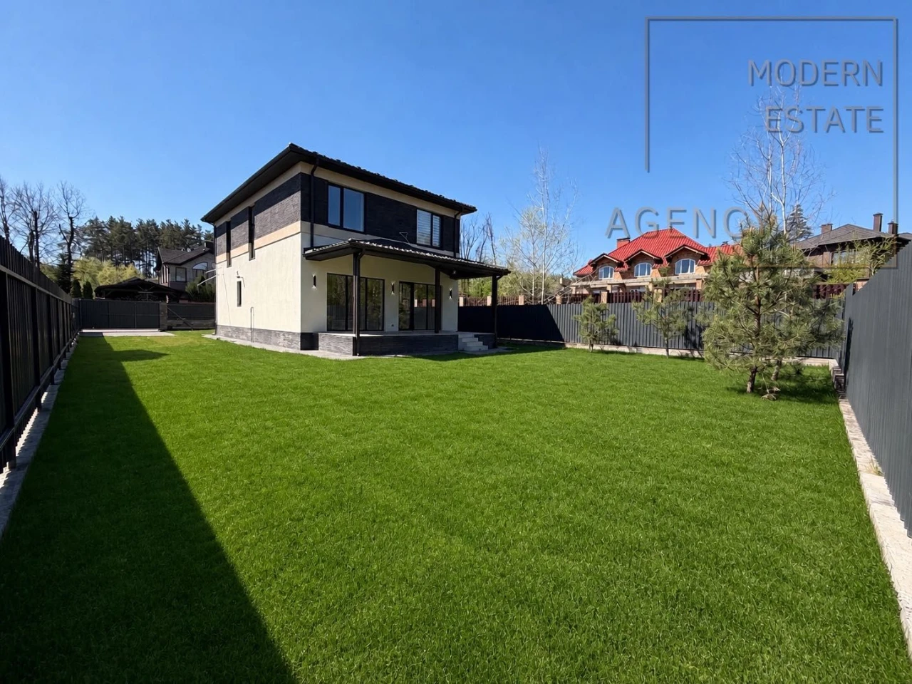 Окрема будівля з ремонтом Стоянка| 188 м²| тераса| ділянка 6