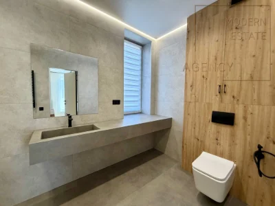 Окрема будівля з ремонтом Стоянка| 188 м²| тераса| ділянка 6