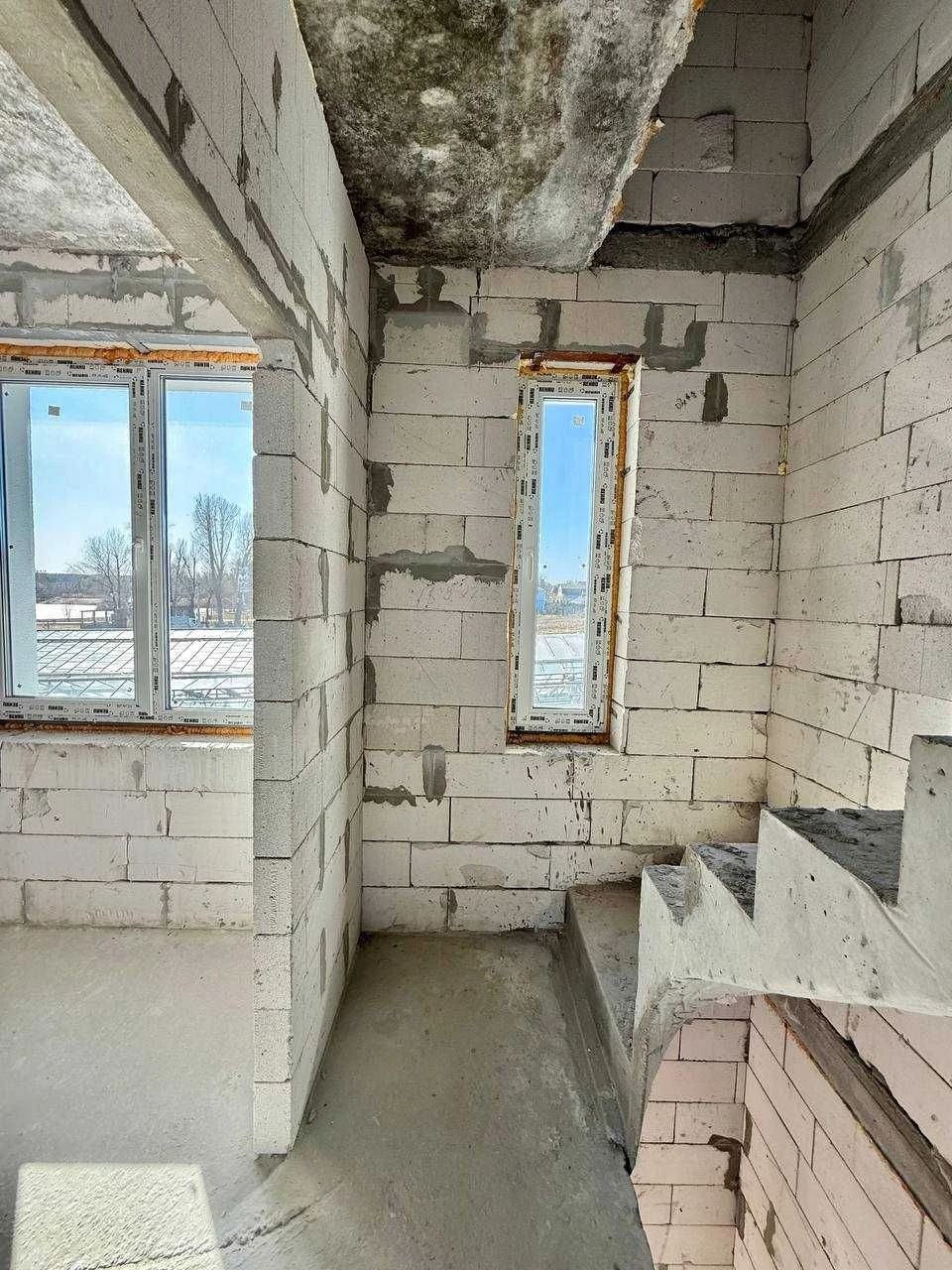 Townhouse 94m² for $53,000 | 3 floors | Profitable investment