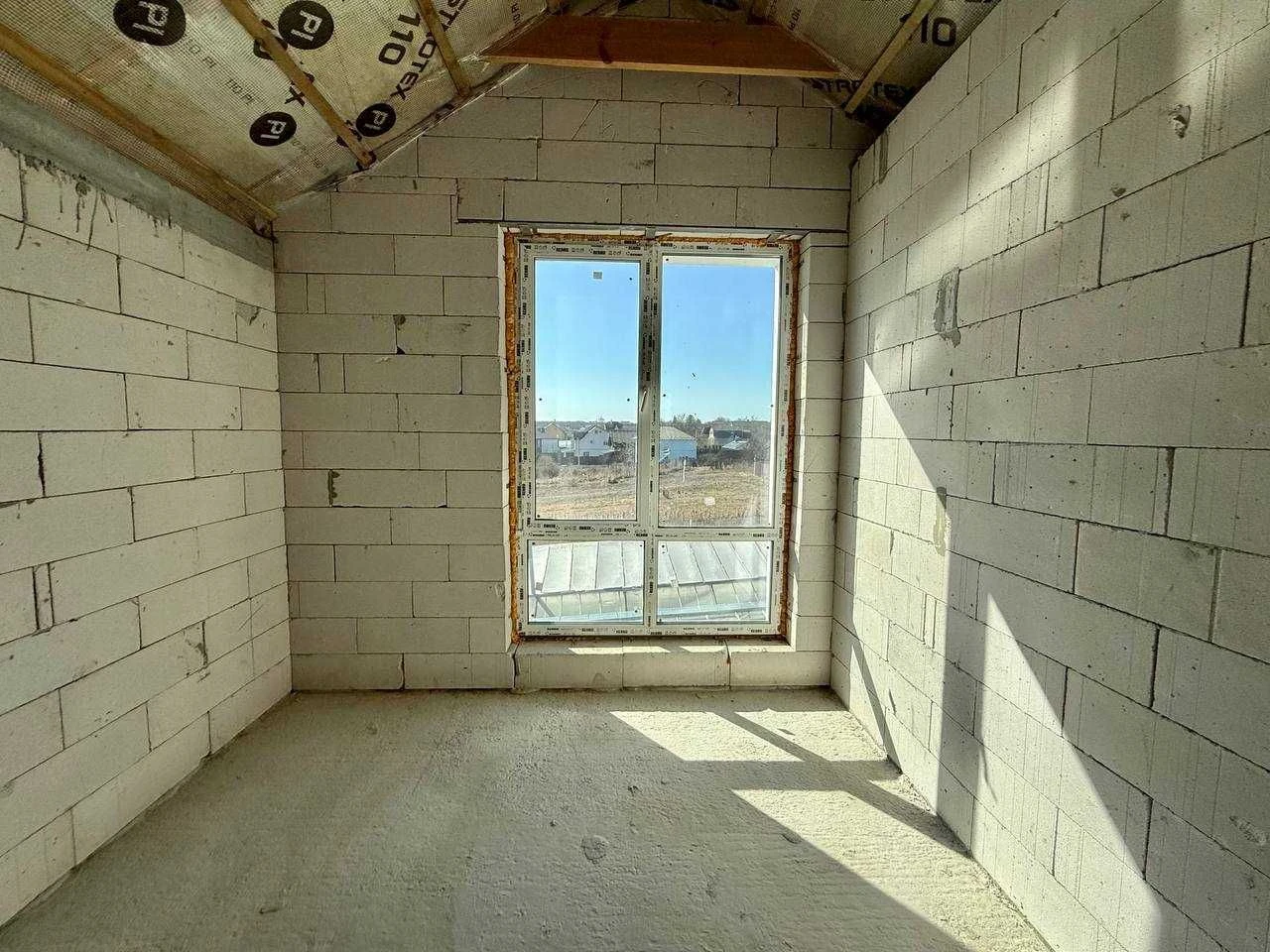 Townhouse 94m² for $53,000 | 3 floors | Profitable investment