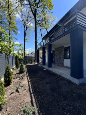Selling separate house with central utilities in Irpin