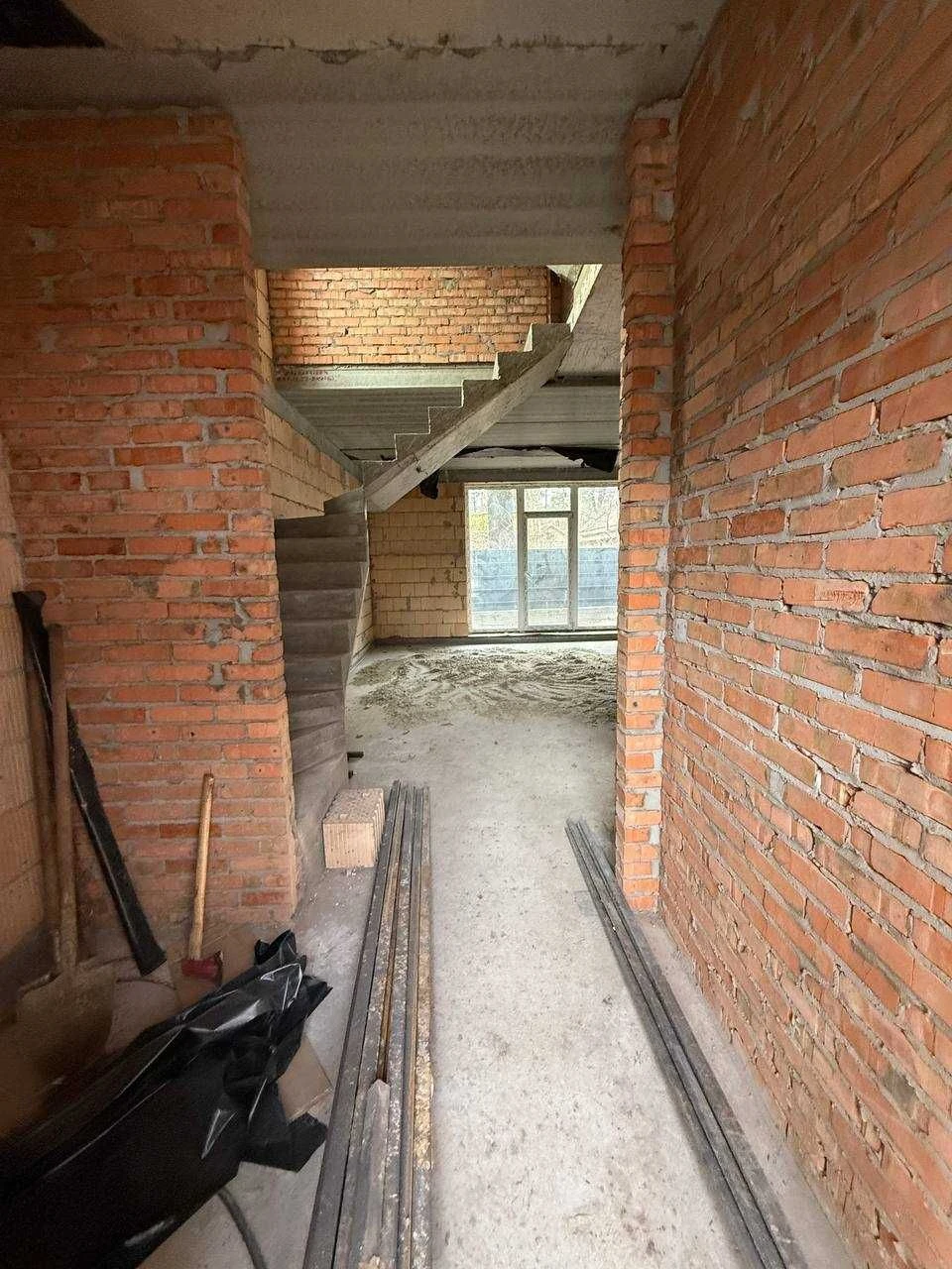 Selling separate house with central utilities in Irpin