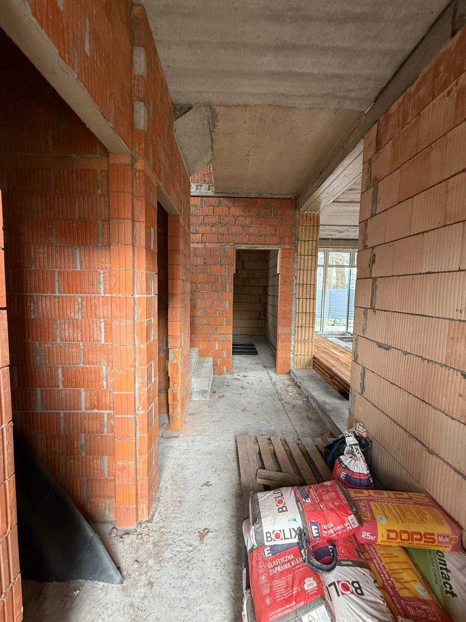 Selling separate house with central utilities in Irpin