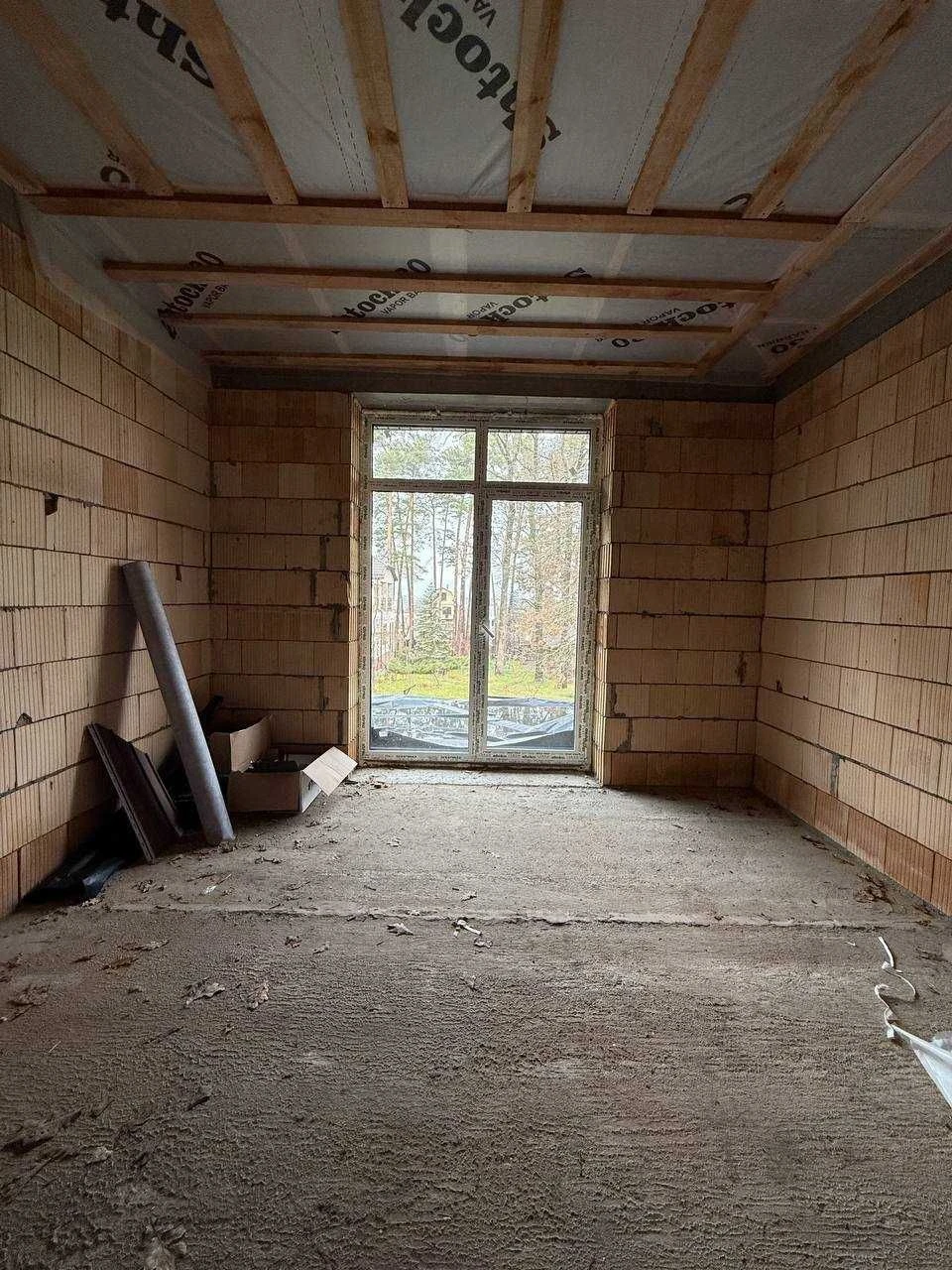 Selling separate house with central utilities in Irpin