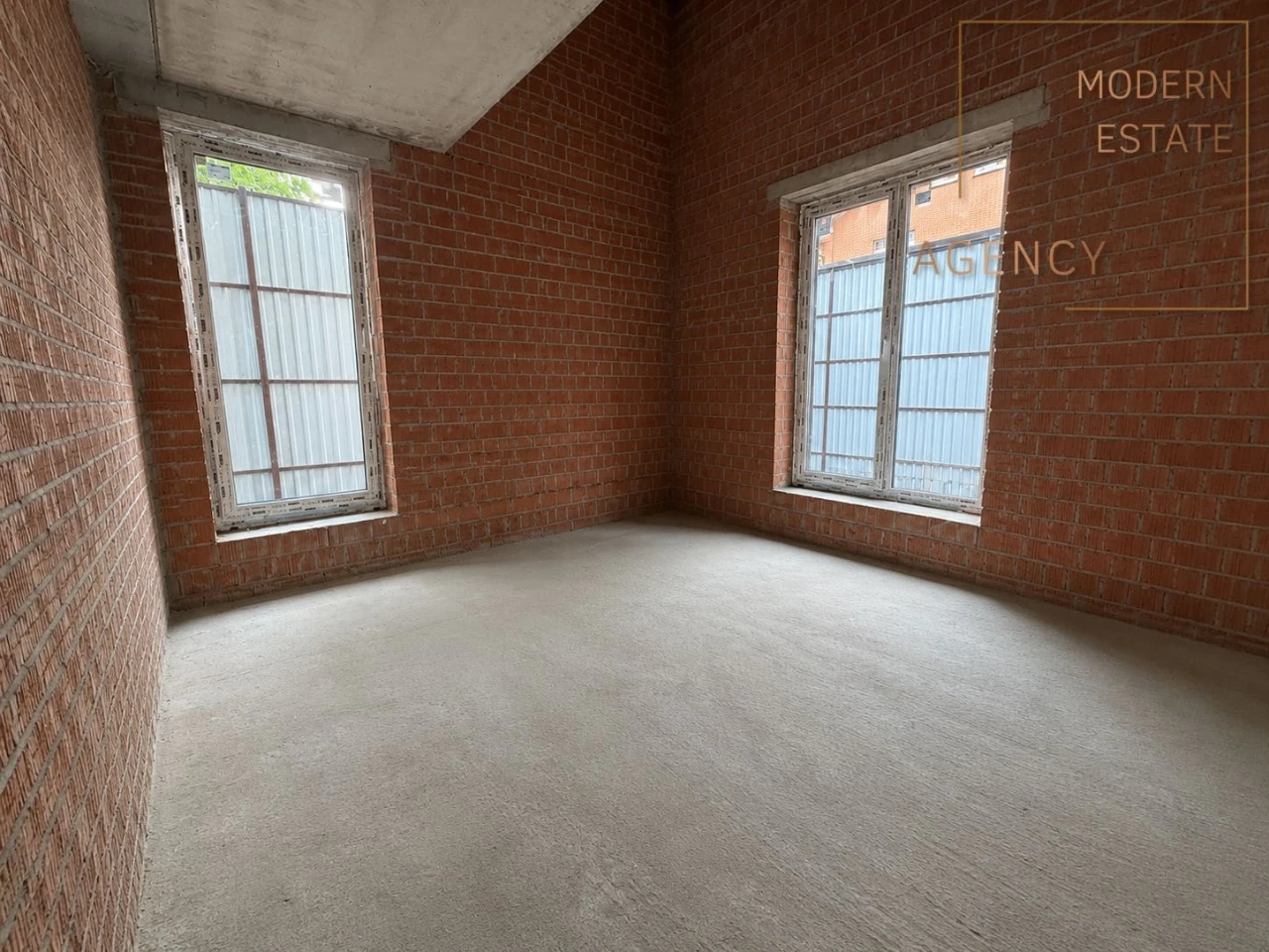 Кутовий таунхаус в м. Ірпінь, 90 м² + мансарда, 2 сотки | Парк Незнайка