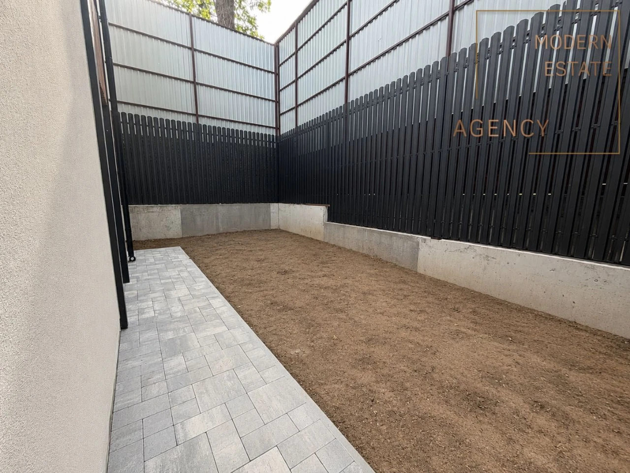 Кутовий таунхаус в м. Ірпінь, 90 м² + мансарда, 2 сотки | Парк Незнайка