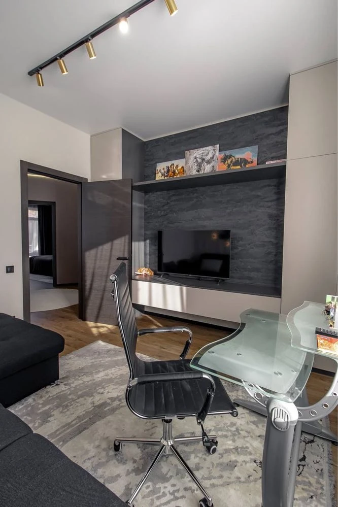 Автономний будинок 150 м² з дизайнерським ремонтом КМ Стоянк