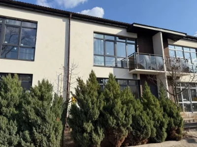 Продаж тауну 125м2 в закритому КМ з басейном. ГАЗ є, Централ