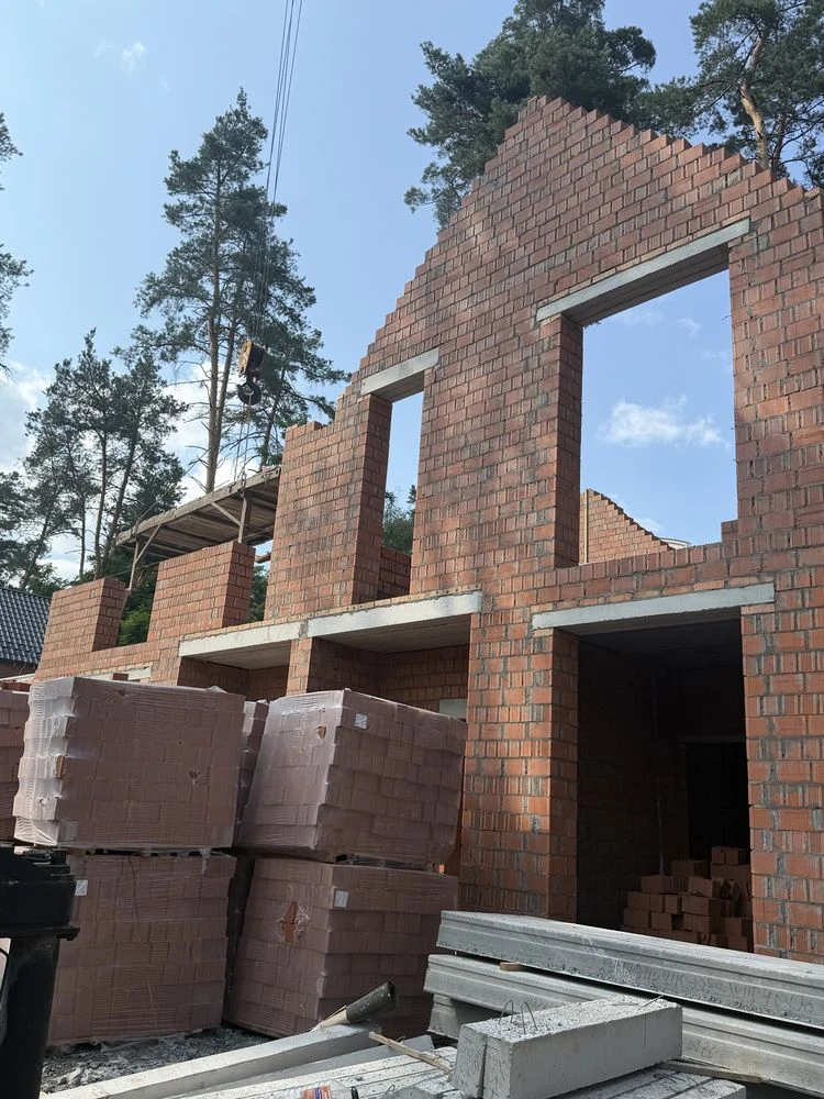 Продам цегляний таунхаус всі комунікації централізовані 9000