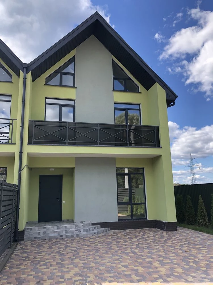 Стоянка продам Таун- хаус під оздоблення