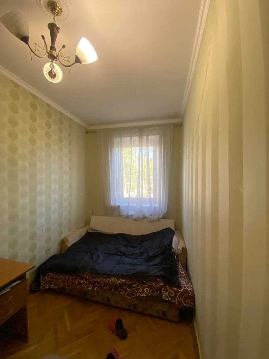Трехкомнатная в хорошем состоянии у моря на проспекте Леси Укра