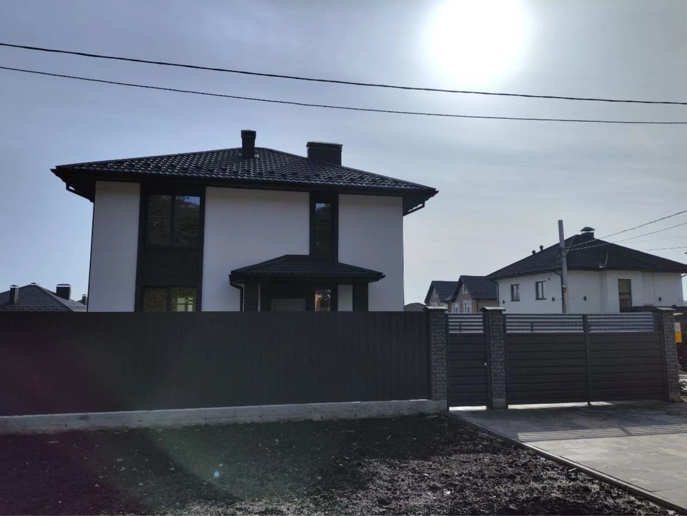 Якісний будинок з Газом в закритому КМ