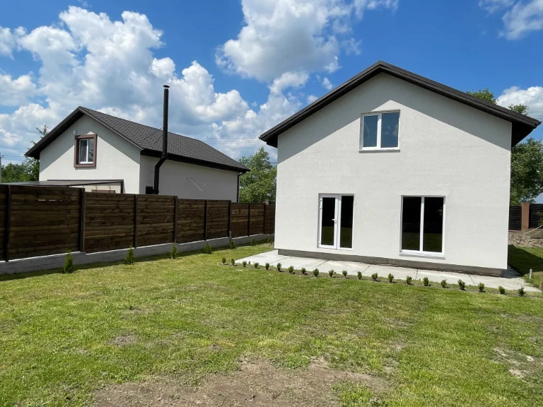 Якісний будинок в гарній локації.Зручний виїзд на Київ.Ремон