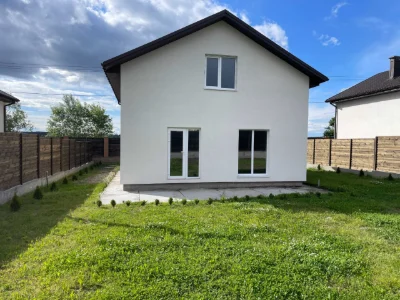 Якісний будинок в гарній локації.Зручний виїзд на Київ.Ремон