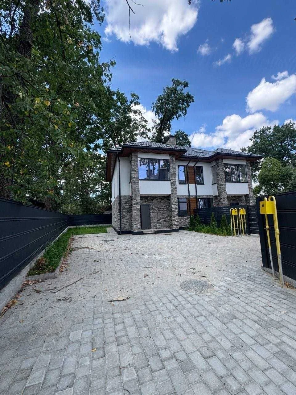 Дуплекс в центрі Ірпеня поруч парк ,школа,садок!