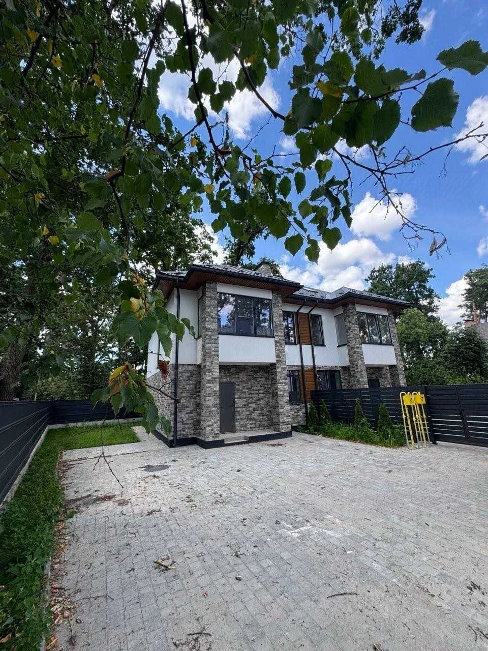 Дуплекс в центрі Ірпеня поруч парк ,школа,садок!