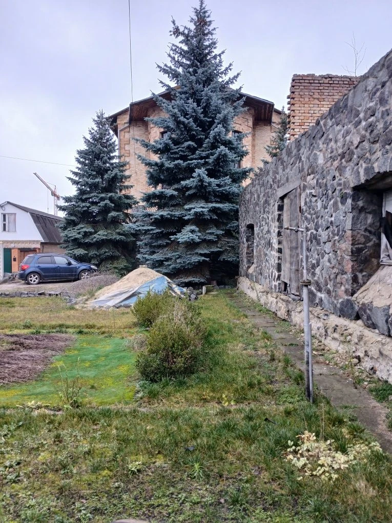 Два будинки на ділянці 13 соток.Продаж.Ірпінь.