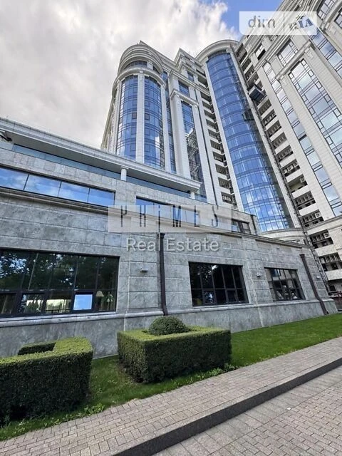 Sale of 3-room apartment 123.4 sq. m. on Vasylya Tyutyunnyka st. 39 •