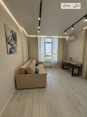 Продаж 2к квартири 56 кв. м на просп. Любомира Гузара 15А •
