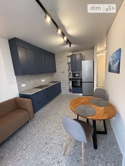 Продаж 2к квартири 56 кв. м на просп. Любомира Гузара 15А •