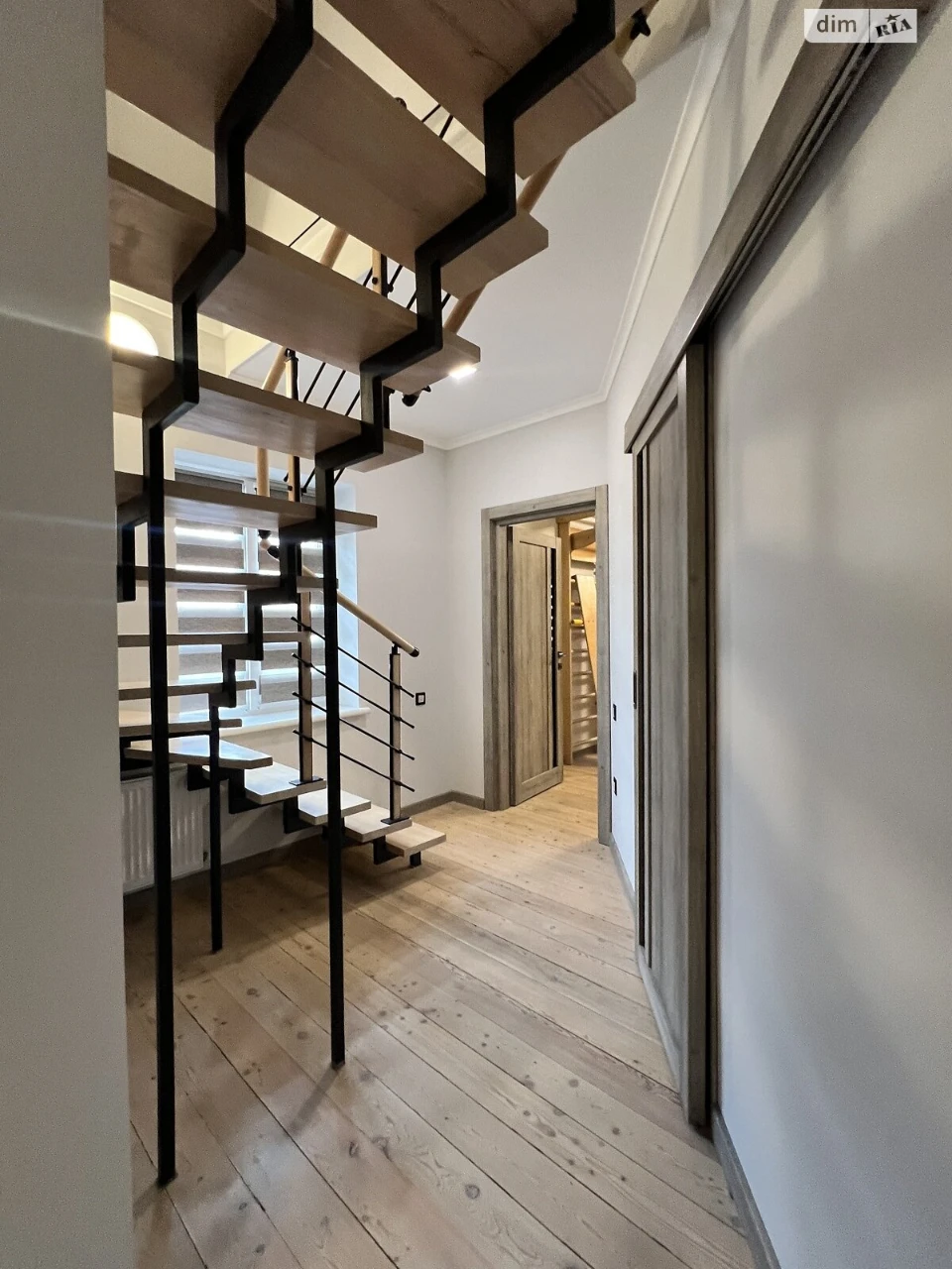 Продаж Дім