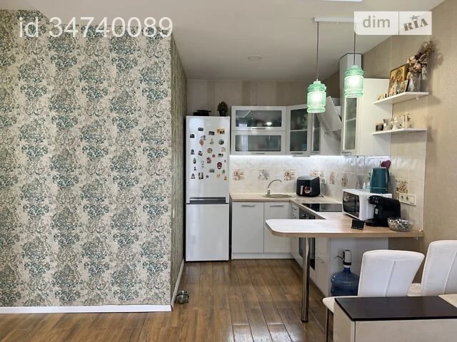 Продаж 1к квартири 45 кв. м на вул. Регенераторна 4 корпус 1