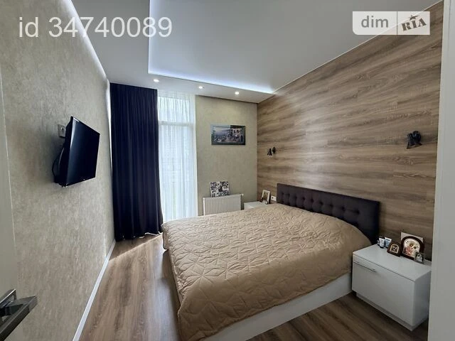 Продаж 1к квартири 45 кв. м на вул. Регенераторна 4 корпус 1