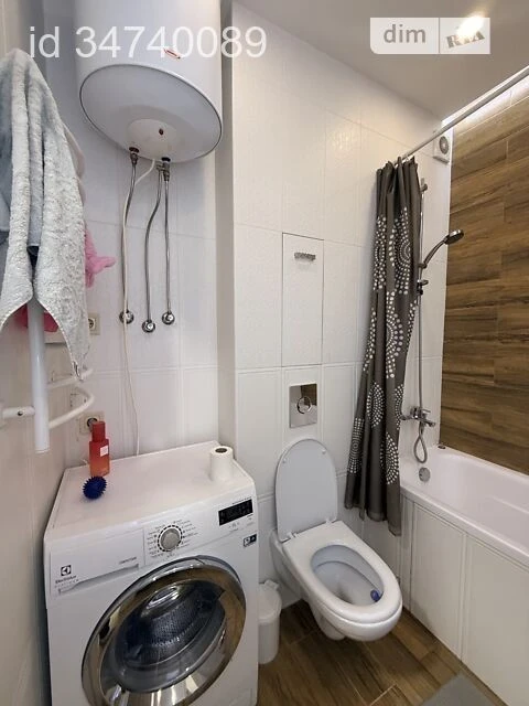 Продаж 1к квартири 45 кв. м на вул. Регенераторна 4 корпус 1
