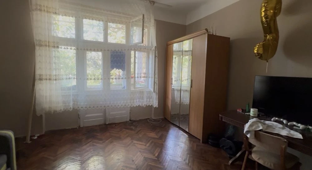 Центр. Під житло або комерцію.